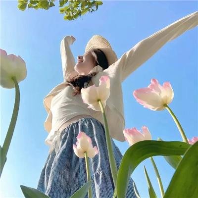 莉莉·詹姆斯
